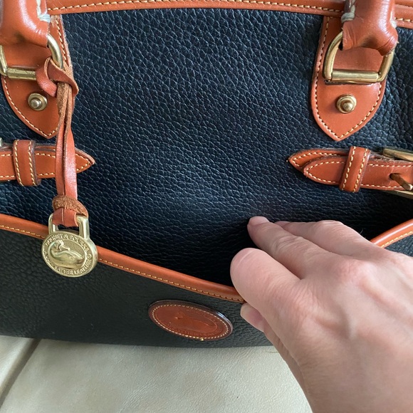 Sale! LKNW Vintage Dooney & Bourke Pebbled Leather Satchel Buckle AWL - Picture 5 of 15